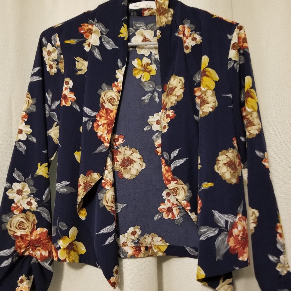 Floral light weight blazer size medium